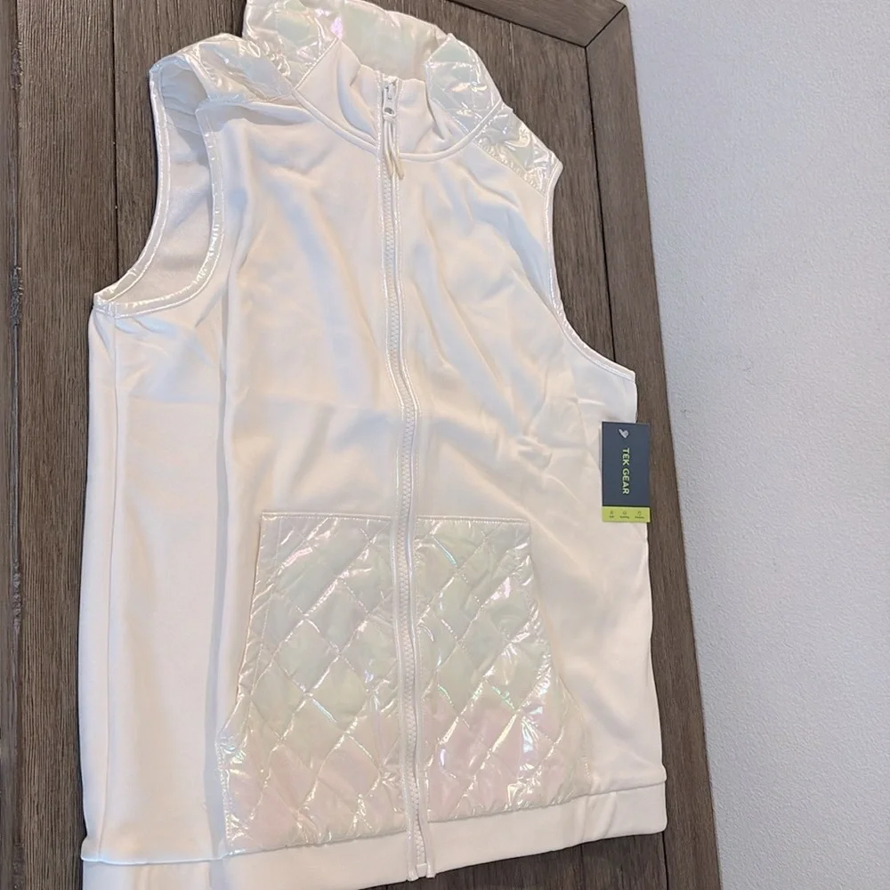 NWT [Tek Gear] Sleeveless Full-Zip White Wildflower Quilted Vest Girls XXL 18/20